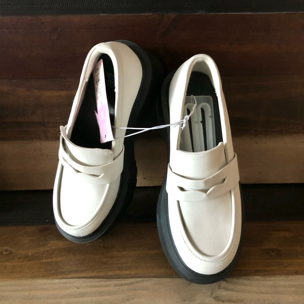 NWT Cream Platform Penny Loafers with Black Soles